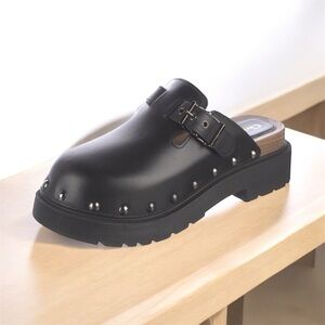 CHRISTION DIOR CLOGS